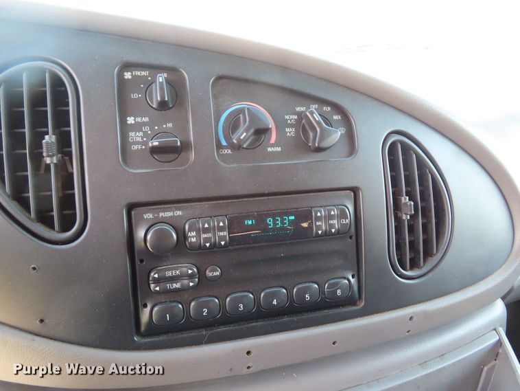 image for item DD6401 1997 Ford Club Wagon van