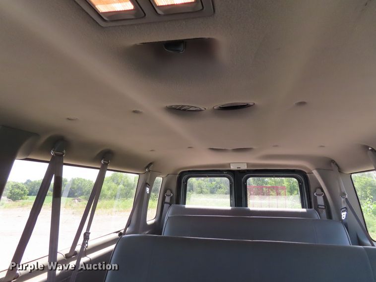 image for item DD6401 1997 Ford Club Wagon van