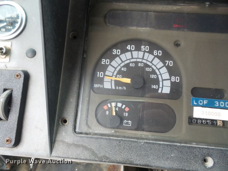 image for item DE2360 1995 GMC P3500 pressure washer truck