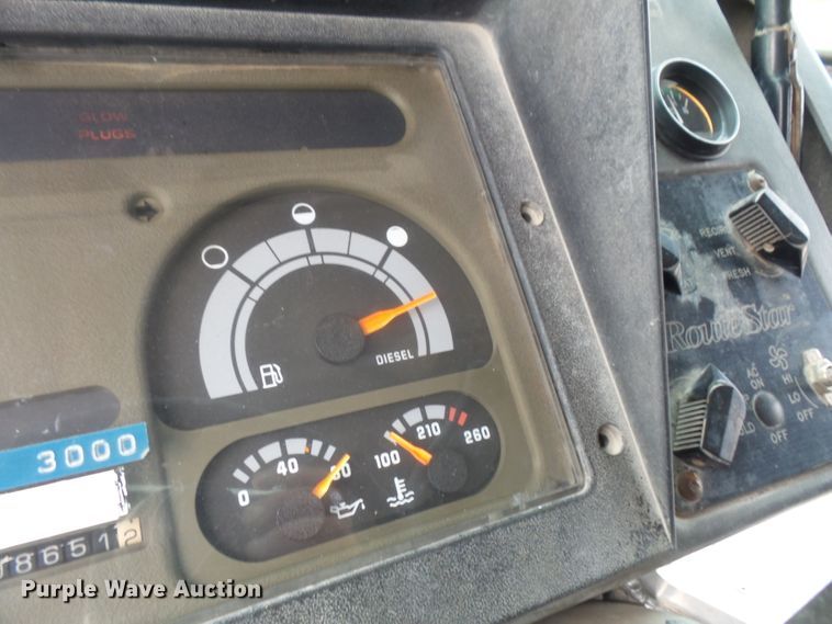 image for item DE2360 1995 GMC P3500 pressure washer truck