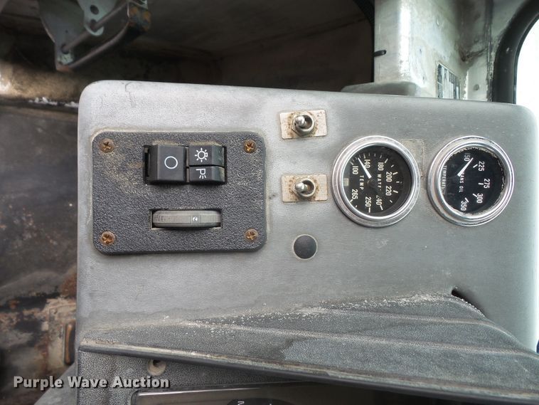 image for item DE2360 1995 GMC P3500 pressure washer truck