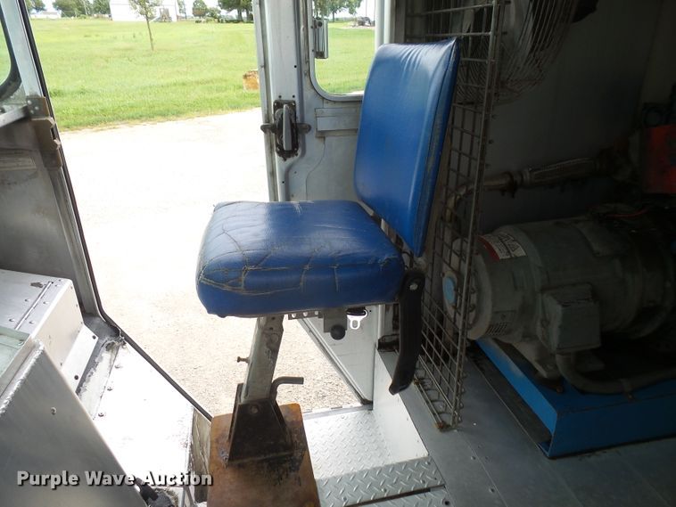 image for item DE2360 1995 GMC P3500 pressure washer truck