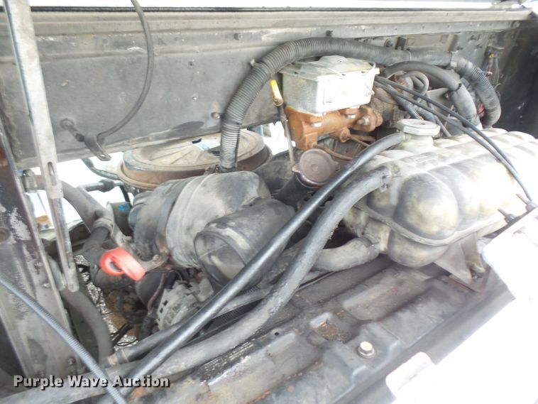 image for item DE2360 1995 GMC P3500 pressure washer truck