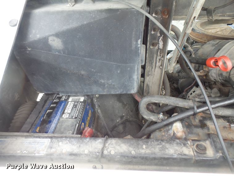 image for item DE2360 1995 GMC P3500 pressure washer truck