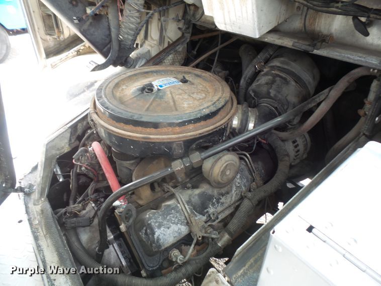 image for item DE2360 1995 GMC P3500 pressure washer truck