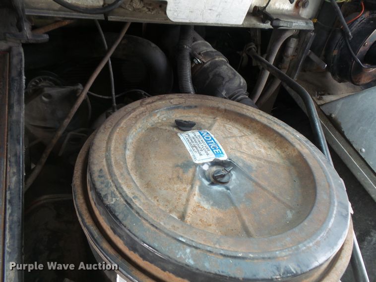 image for item DE2360 1995 GMC P3500 pressure washer truck