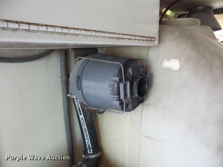 image for item DE2360 1995 GMC P3500 pressure washer truck