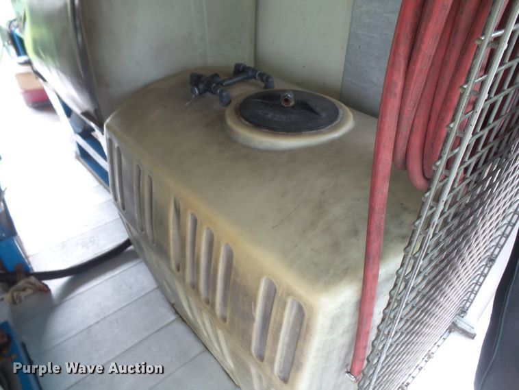 image for item DE2360 1995 GMC P3500 pressure washer truck