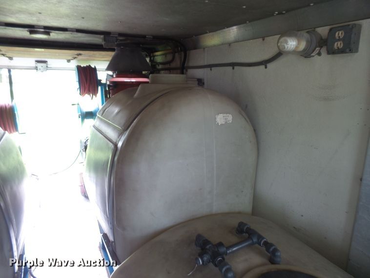 image for item DE2360 1995 GMC P3500 pressure washer truck