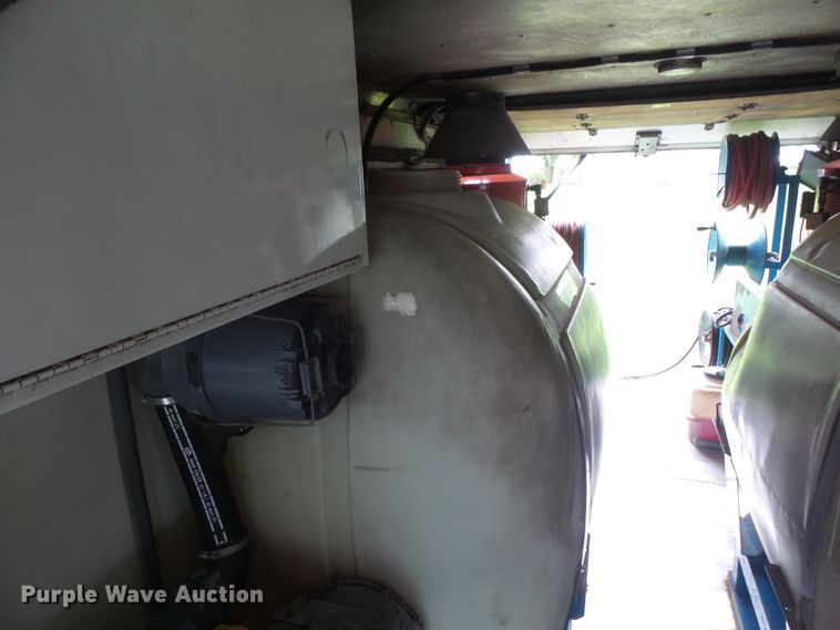 image for item DE2360 1995 GMC P3500 pressure washer truck