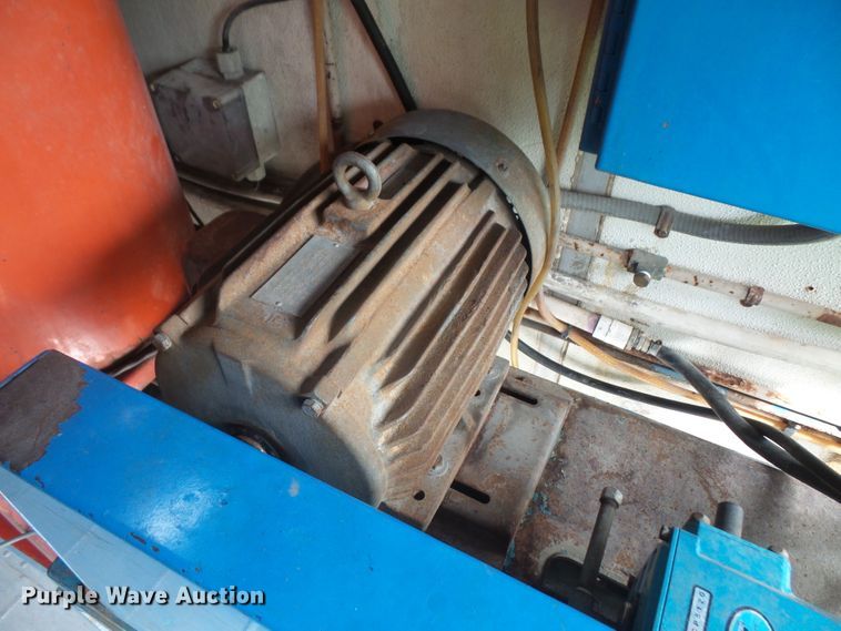 image for item DE2360 1995 GMC P3500 pressure washer truck