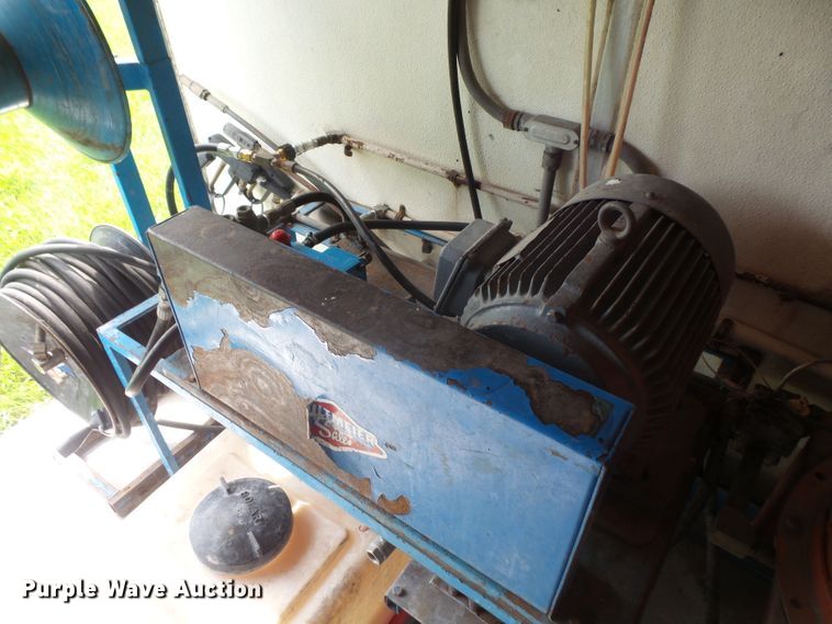 image for item DE2360 1995 GMC P3500 pressure washer truck