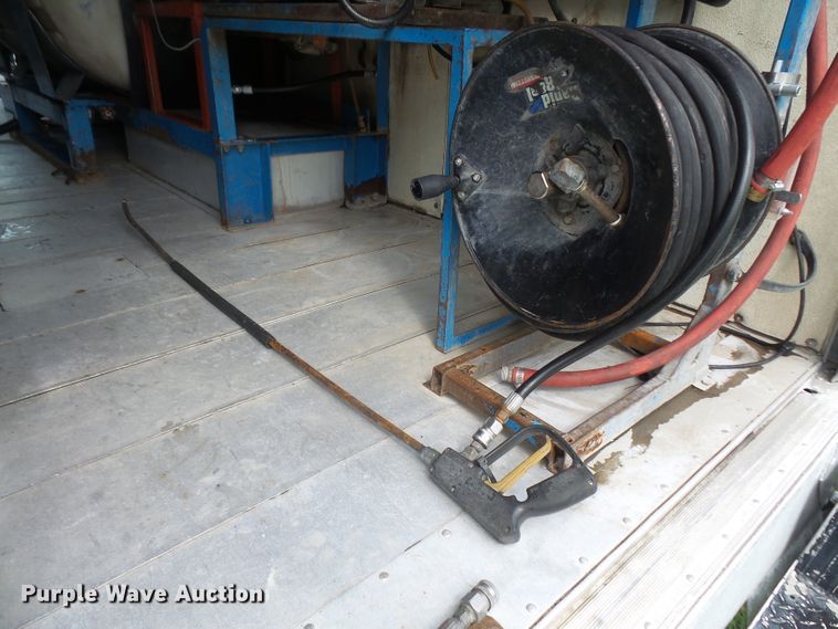 image for item DE2360 1995 GMC P3500 pressure washer truck