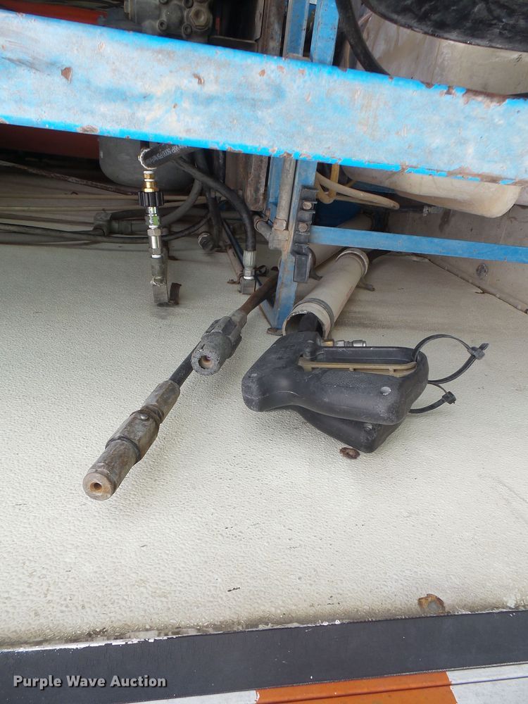 image for item DE2360 1995 GMC P3500 pressure washer truck