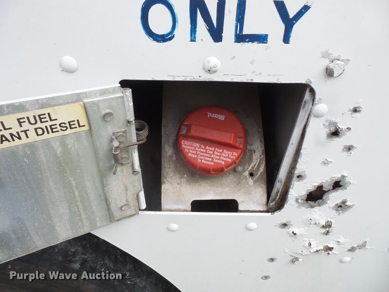 image for item DE2360 1995 GMC P3500 pressure washer truck