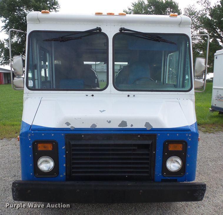 image for item DE2361 1991 Chevrolet P30 pressure washer truck