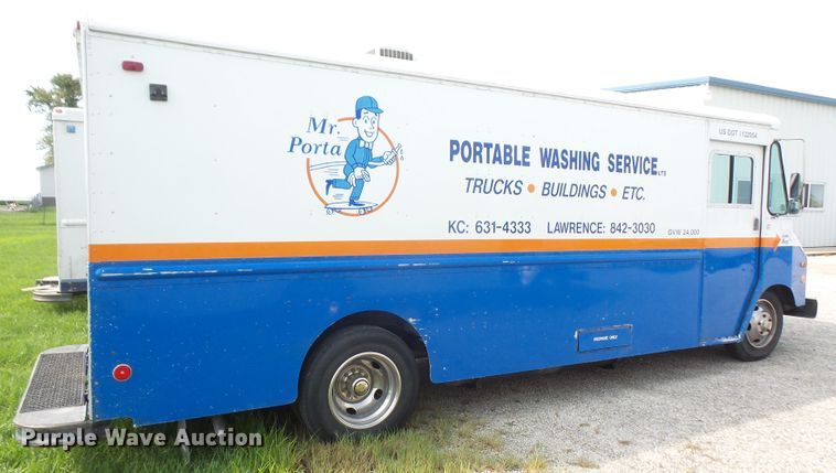 image for item DE2361 1991 Chevrolet P30 pressure washer truck