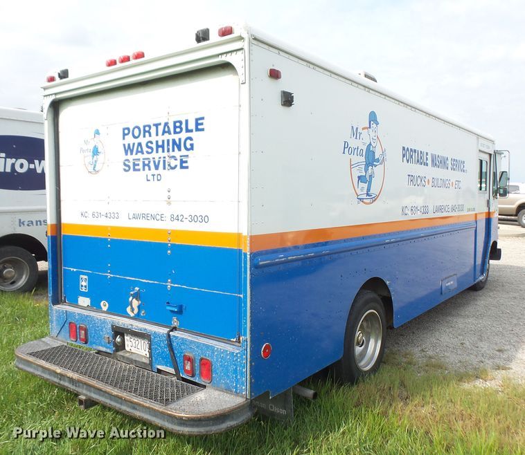 image for item DE2361 1991 Chevrolet P30 pressure washer truck