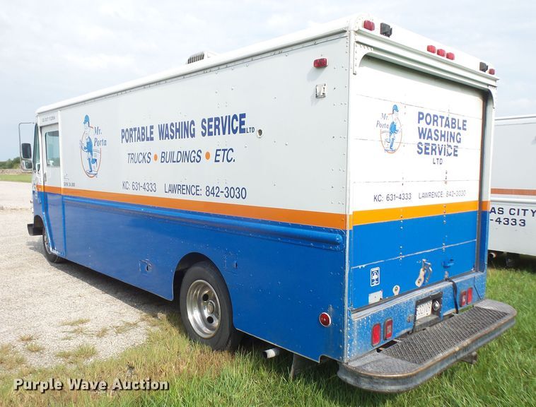 image for item DE2361 1991 Chevrolet P30 pressure washer truck