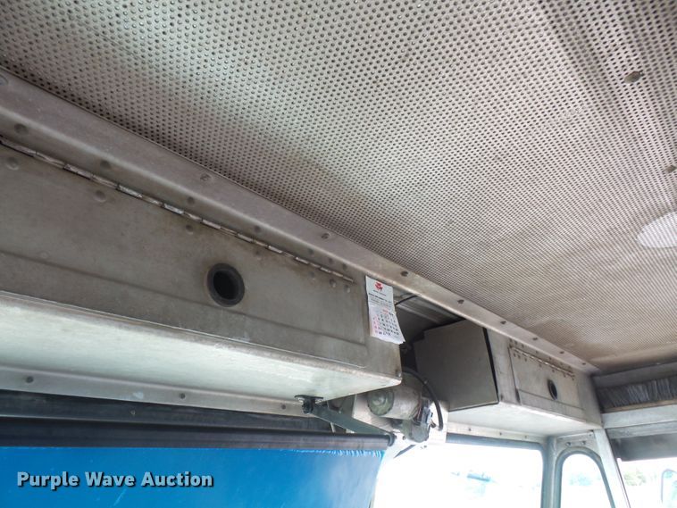 image for item DE2361 1991 Chevrolet P30 pressure washer truck