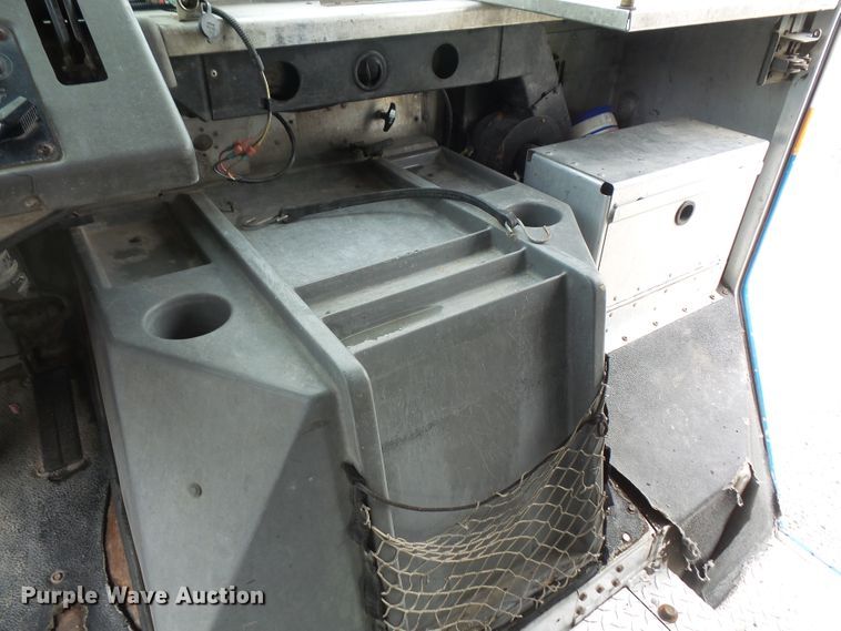 image for item DE2361 1991 Chevrolet P30 pressure washer truck