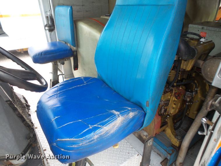 image for item DE2361 1991 Chevrolet P30 pressure washer truck