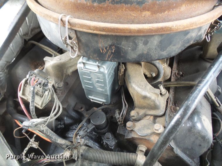 image for item DE2361 1991 Chevrolet P30 pressure washer truck