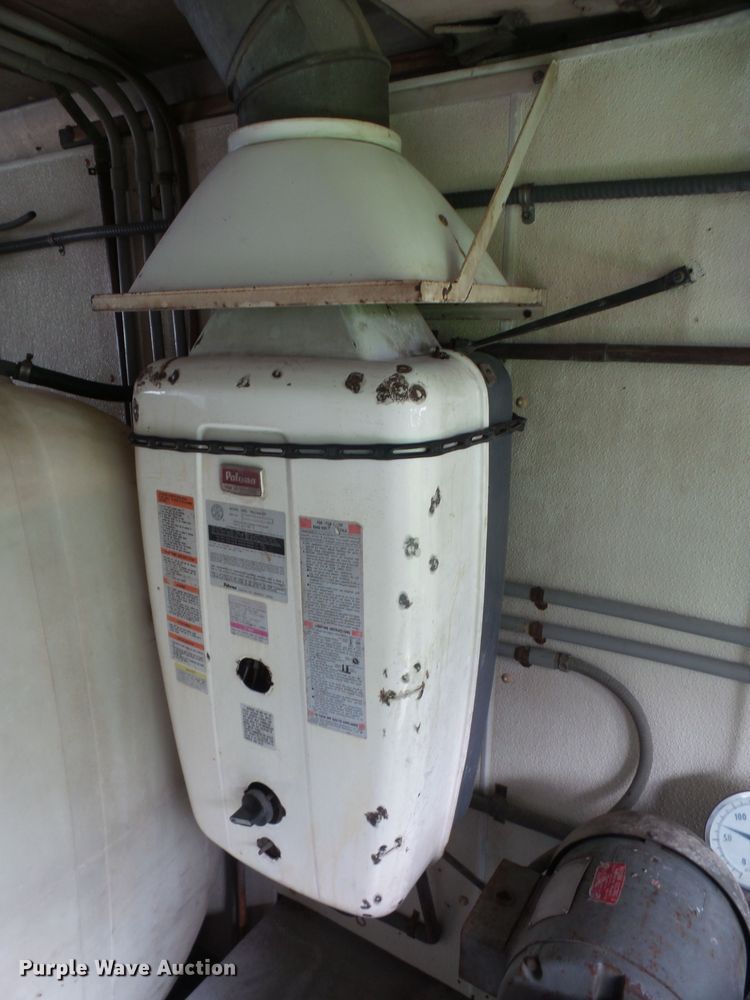 image for item DE2361 1991 Chevrolet P30 pressure washer truck