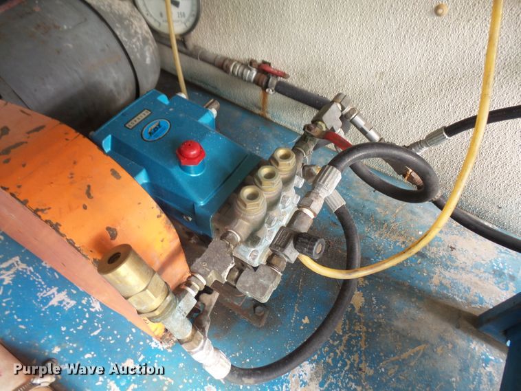 image for item DE2361 1991 Chevrolet P30 pressure washer truck