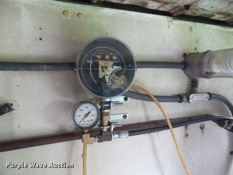 image for item DE2361 1991 Chevrolet P30 pressure washer truck