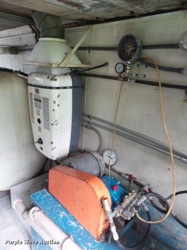 image for item DE2361 1991 Chevrolet P30 pressure washer truck