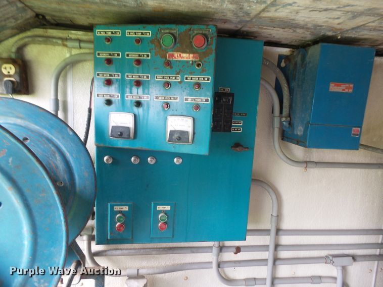 image for item DE2361 1991 Chevrolet P30 pressure washer truck