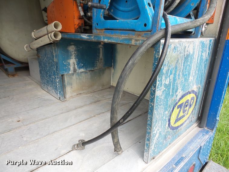 image for item DE2361 1991 Chevrolet P30 pressure washer truck