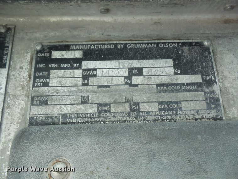 image for item DE2361 1991 Chevrolet P30 pressure washer truck