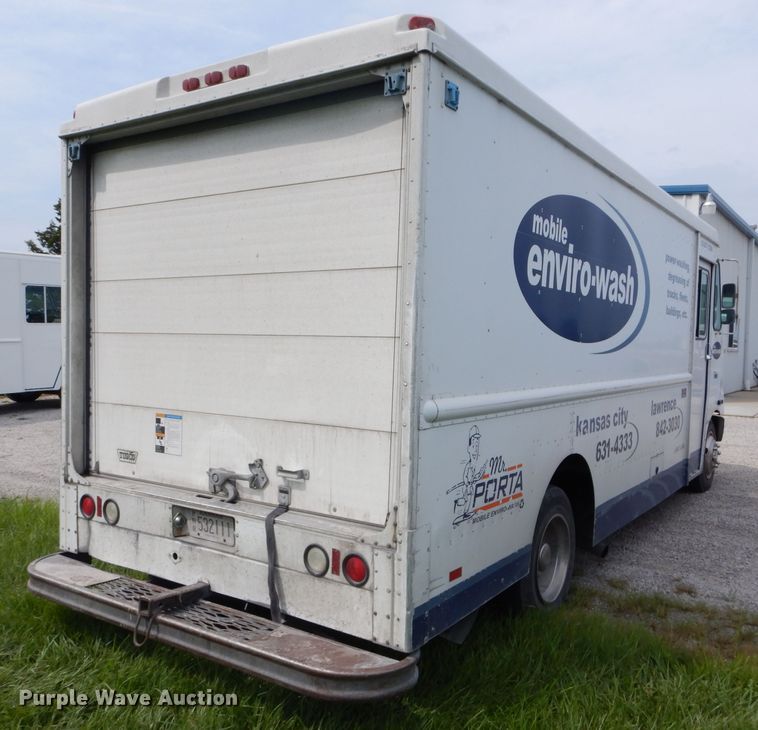 image for item DE2362 2000 Freightliner MT45 pressure washer truck