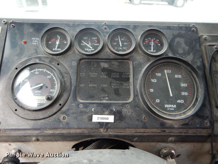 image for item DE2362 2000 Freightliner MT45 pressure washer truck