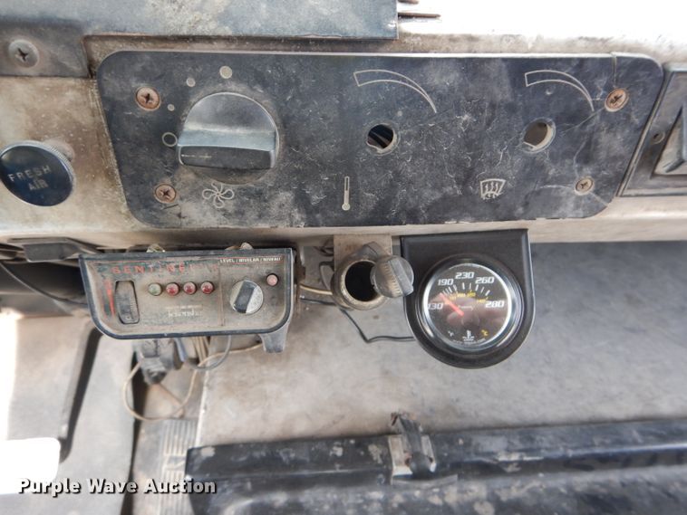 image for item DE2362 2000 Freightliner MT45 pressure washer truck