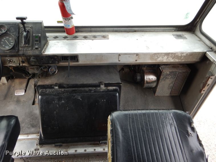 image for item DE2362 2000 Freightliner MT45 pressure washer truck