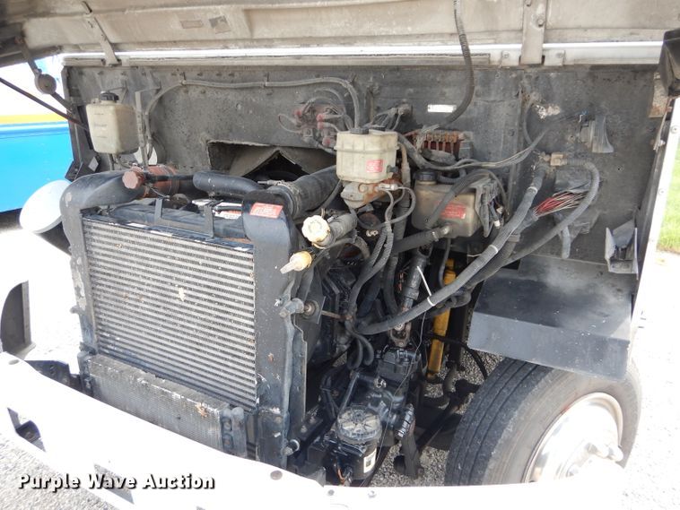 image for item DE2362 2000 Freightliner MT45 pressure washer truck