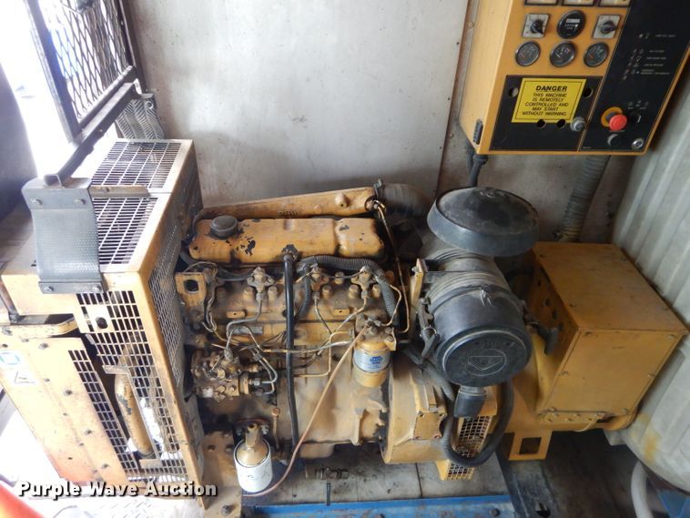 image for item DE2362 2000 Freightliner MT45 pressure washer truck