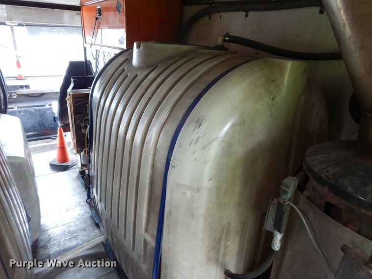 image for item DE2362 2000 Freightliner MT45 pressure washer truck