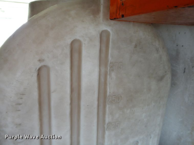 image for item DE2362 2000 Freightliner MT45 pressure washer truck