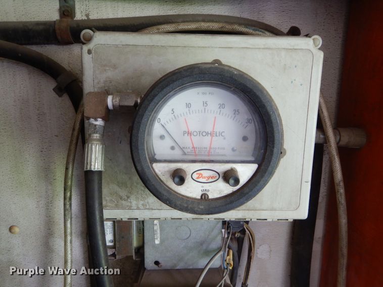 image for item DE2362 2000 Freightliner MT45 pressure washer truck