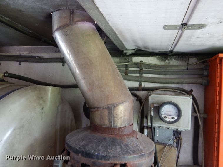 image for item DE2362 2000 Freightliner MT45 pressure washer truck