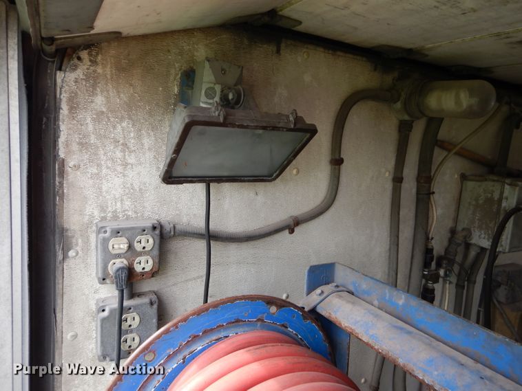 image for item DE2362 2000 Freightliner MT45 pressure washer truck