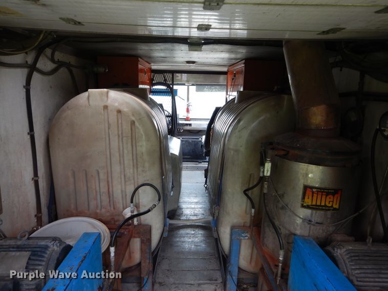 image for item DE2362 2000 Freightliner MT45 pressure washer truck