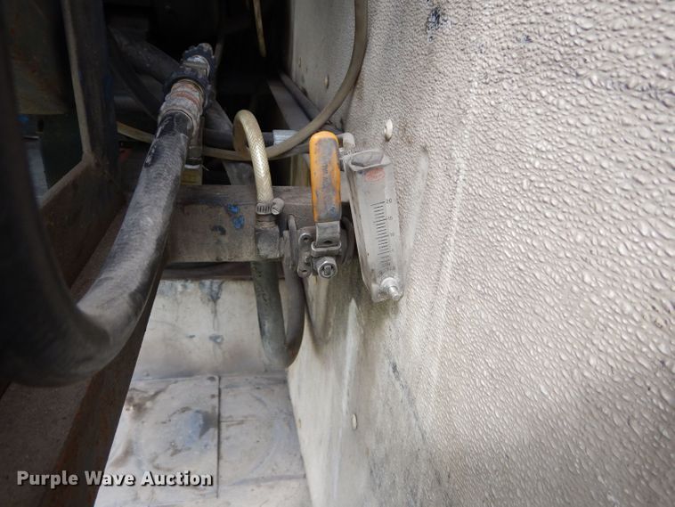 image for item DE2362 2000 Freightliner MT45 pressure washer truck