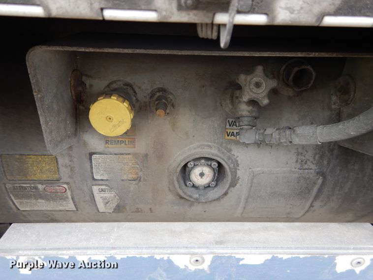 image for item DE2362 2000 Freightliner MT45 pressure washer truck