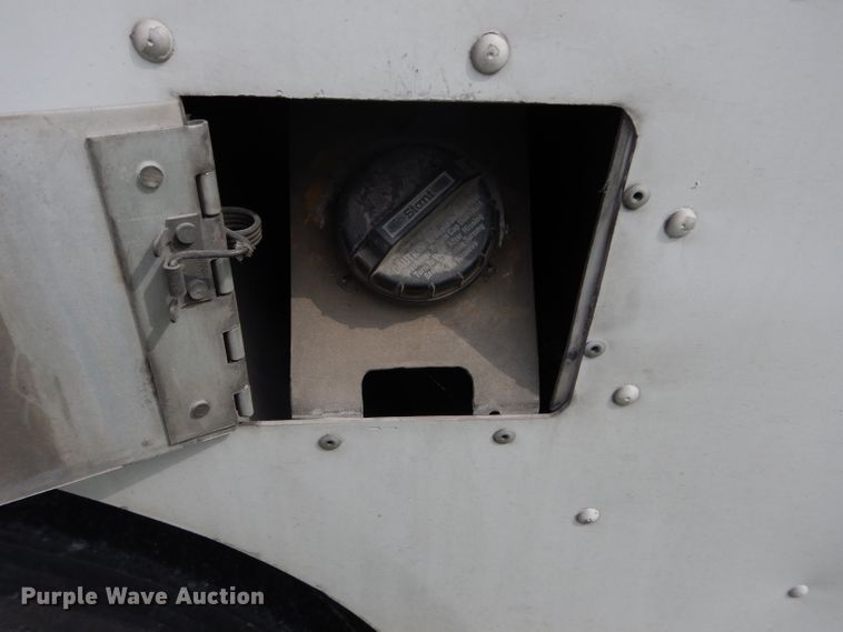 image for item DE2362 2000 Freightliner MT45 pressure washer truck