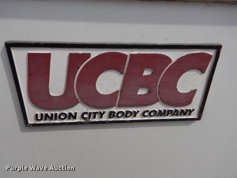 image for item DE2362 2000 Freightliner MT45 pressure washer truck